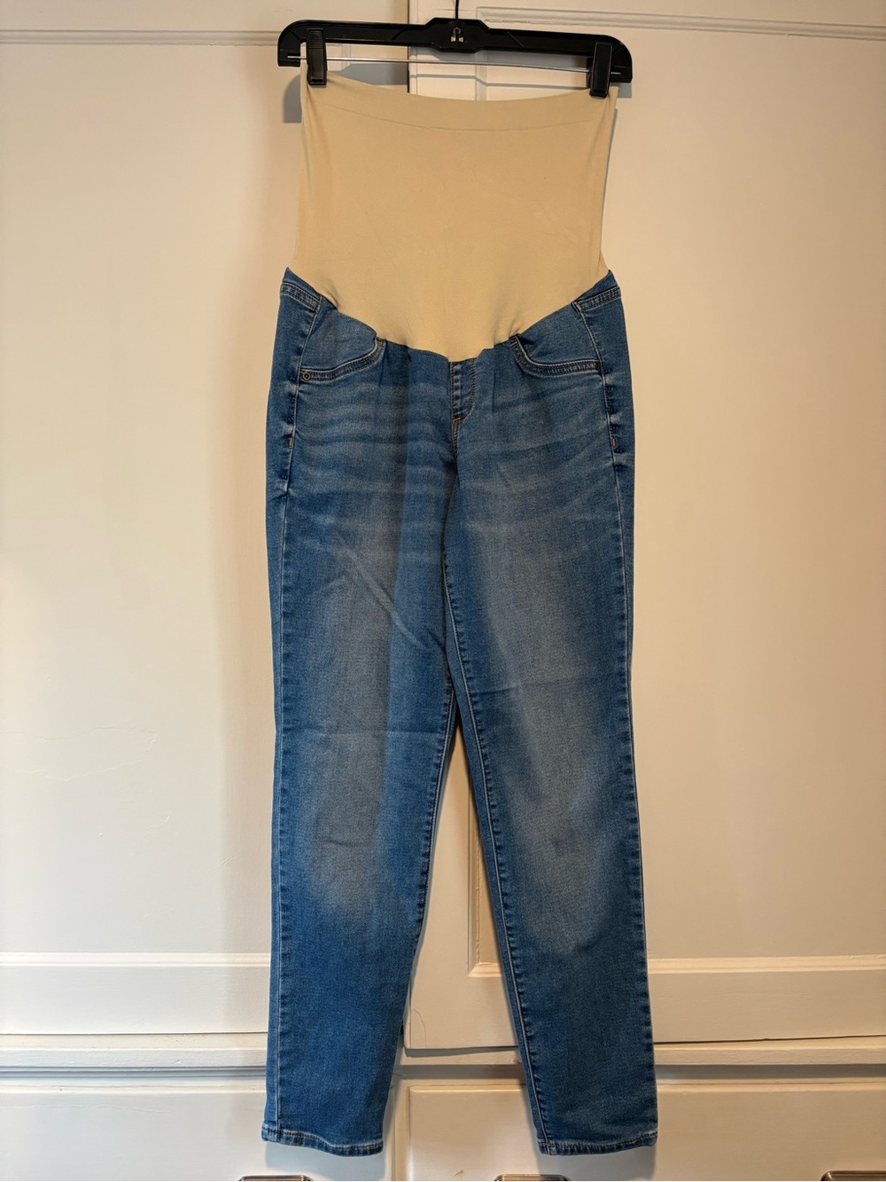 a : glow Maternity Light Wash Jegging Jean